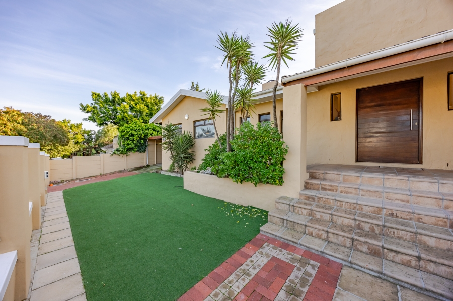 4 Bedroom Property for Sale in Flamingo Vlei Western Cape